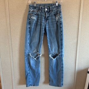 American Eagle Women Sz 4 Distressed Straight Leg Jeans Stretch Mid Rise Trendy